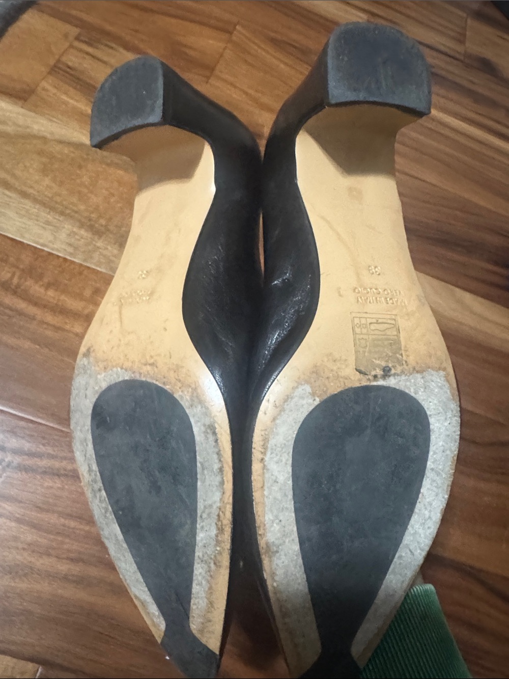Mara bini Black Low Block Heel Pointed-Toe Pumps - Picture 3 of 4
